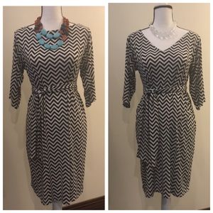 B&W chevron maternity dress S wear two ways